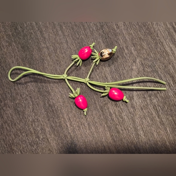 Loewe Vine Charm Cherry Tomatoes - Picture 4 of 7